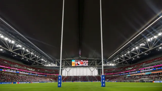 篮球篮网结束连败，全队积极庆祝