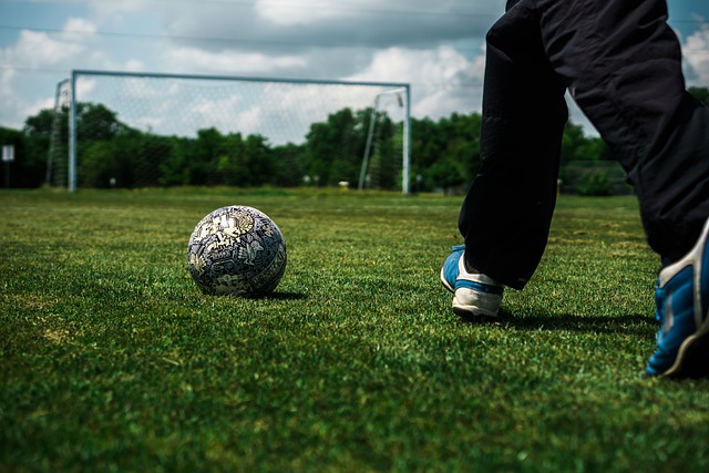 马德兴：有关方面对王洪亮带队0-3巴西不满，却对女足0-8沉默